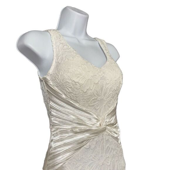 FE Forever Women’s Mermaid Style Wedding Dress White Ivory Lace Satin Size Small - Picture 1 of 8
